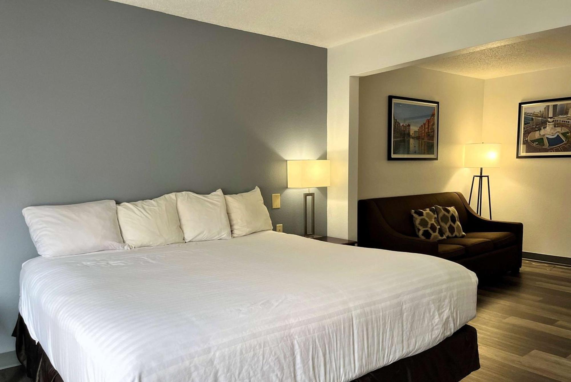 Wingate By Wyndham Airport - Rockville Road Indianapolis Exterior photo