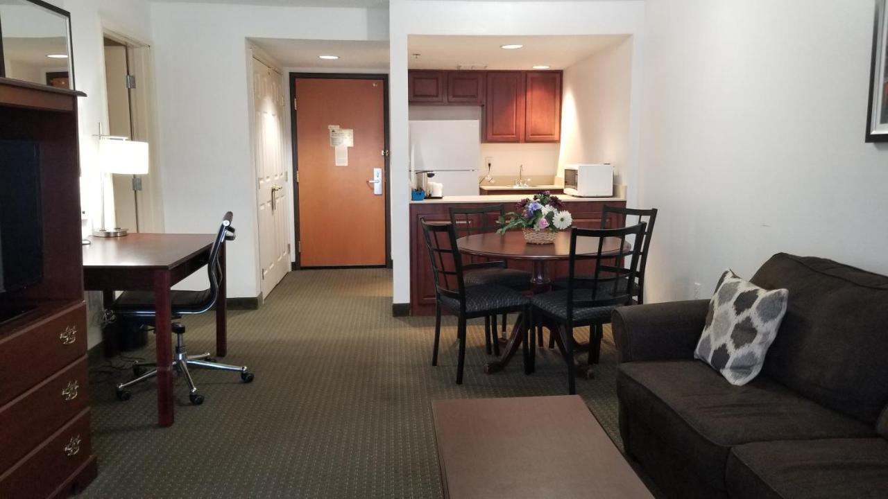 Wingate By Wyndham Airport - Rockville Road Indianapolis Exterior photo